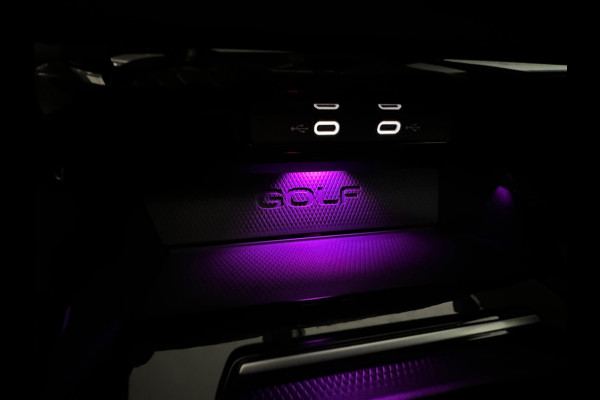 Volkswagen Golf 2.0 TSI GTI Pano|HuD|H/K|Keyless|Camera|Sfeer