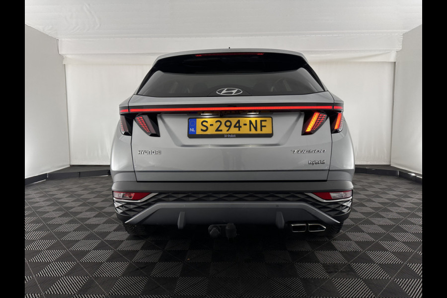 Hyundai Tucson 1.6 T-GDI HEV Comfort Smart (INCL-BTW) *FULL-LED | ADAPTIVE-CRUISE | HEATED-COMFORTSEATS | KEYLESS | CAMERA | DIGI-COCKPIT | PRIVACY-GLASS | SHIFTPADDLES | ECC | PDC | 17''ALU*