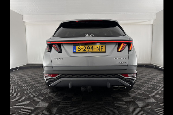 Hyundai Tucson 1.6 T-GDI HEV Comfort Smart (INCL-BTW) *FULL-LED | ADAPTIVE-CRUISE | HEATED-COMFORTSEATS | KEYLESS | CAMERA | DIGI-COCKPIT | PRIVACY-GLASS | SHIFTPADDLES | ECC | PDC | 17''ALU*