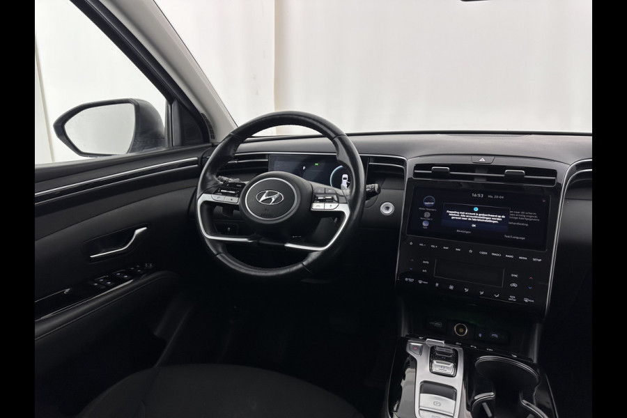 Hyundai Tucson 1.6 T-GDI HEV Comfort Smart (INCL-BTW) *FULL-LED | ADAPTIVE-CRUISE | HEATED-COMFORTSEATS | KEYLESS | CAMERA | DIGI-COCKPIT | PRIVACY-GLASS | SHIFTPADDLES | ECC | PDC | 17''ALU*