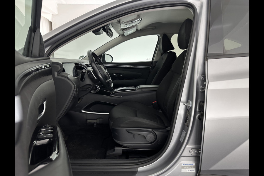 Hyundai Tucson 1.6 T-GDI HEV Comfort Smart (INCL-BTW) *FULL-LED | ADAPTIVE-CRUISE | HEATED-COMFORTSEATS | KEYLESS | CAMERA | DIGI-COCKPIT | PRIVACY-GLASS | SHIFTPADDLES | ECC | PDC | 17''ALU*