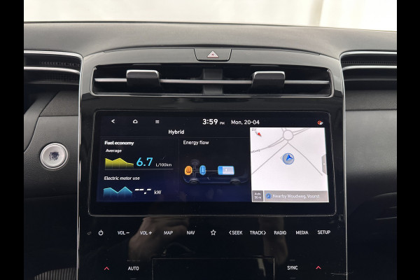 Hyundai Tucson 1.6 T-GDI HEV Comfort Smart (INCL-BTW) *FULL-LED | ADAPTIVE-CRUISE | HEATED-COMFORTSEATS | KEYLESS | CAMERA | DIGI-COCKPIT | PRIVACY-GLASS | SHIFTPADDLES | ECC | PDC | 17''ALU*