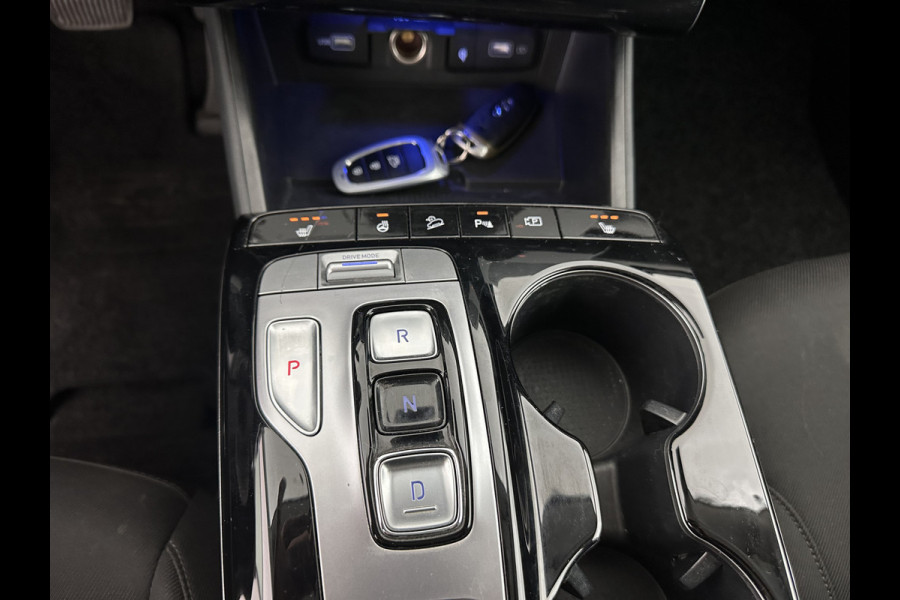 Hyundai Tucson 1.6 T-GDI HEV Comfort Smart (INCL-BTW) *FULL-LED | ADAPTIVE-CRUISE | HEATED-COMFORTSEATS | KEYLESS | CAMERA | DIGI-COCKPIT | PRIVACY-GLASS | SHIFTPADDLES | ECC | PDC | 17''ALU*