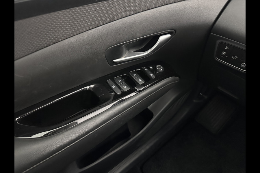 Hyundai Tucson 1.6 T-GDI HEV Comfort Smart (INCL-BTW) *FULL-LED | ADAPTIVE-CRUISE | HEATED-COMFORTSEATS | KEYLESS | CAMERA | DIGI-COCKPIT | PRIVACY-GLASS | SHIFTPADDLES | ECC | PDC | 17''ALU*