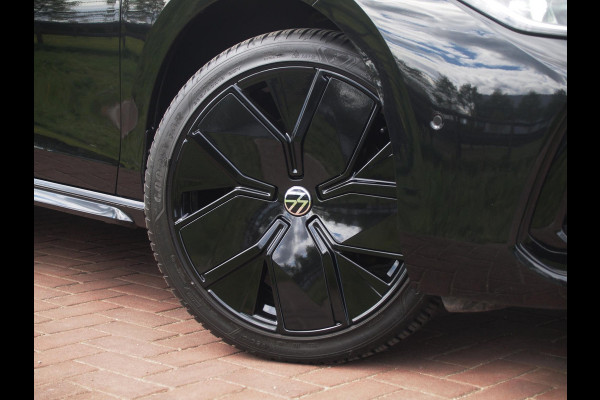 Volkswagen Passat Variant 1.5 eHybrid R-Line Edition | Panoramadak | Black-Style | Head-Up Display | Trekhaak | Sfeerverlichting | NL-Auto |