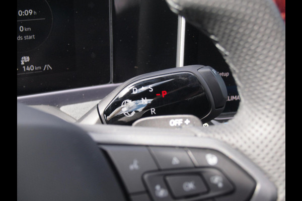 Volkswagen Passat Variant 1.5 eHybrid R-Line Edition | Panoramadak | Black-Style | Head-Up Display | Trekhaak | Sfeerverlichting | NL-Auto |