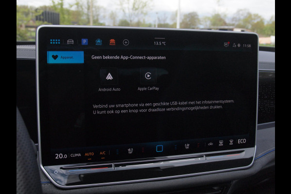 Volkswagen Passat Variant 1.5 eHybrid R-Line Edition | Panoramadak | Black-Style | Head-Up Display | Trekhaak | Sfeerverlichting | NL-Auto |