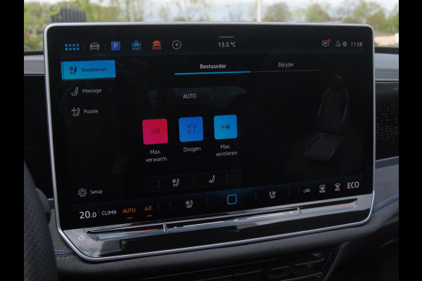 Volkswagen Passat Variant 1.5 eHybrid R-Line Edition | Panoramadak | Black-Style | Head-Up Display | Trekhaak | Sfeerverlichting | NL-Auto |