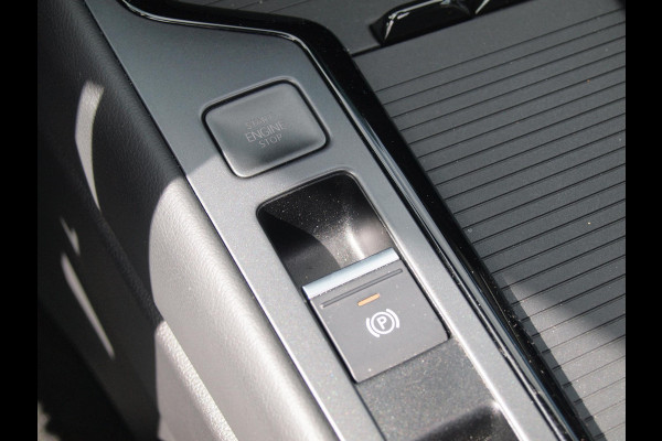 Volkswagen Passat Variant 1.5 eHybrid R-Line Edition | Panoramadak | Black-Style | Head-Up Display | Trekhaak | Sfeerverlichting | NL-Auto |