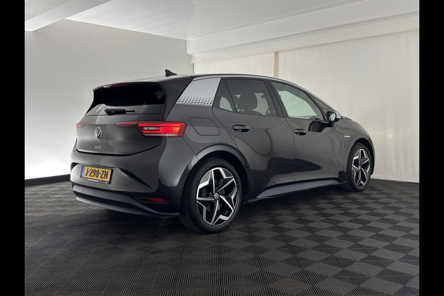 Volkswagen ID.3 First Plus 58 kWh [ 3-Fase ] {SOH-91%} (INCL-BTW) *ADAPTIVE-CRUISE | MATRIX-LED | CAMERA | KEYLESS | MICROFIBRE | AMBIENTLIGHT | NAVI-FULLMAP | DAB+ | ECC | HEATED-SPORTSEATS | DIGI-COCKPIT | 19''ALU*