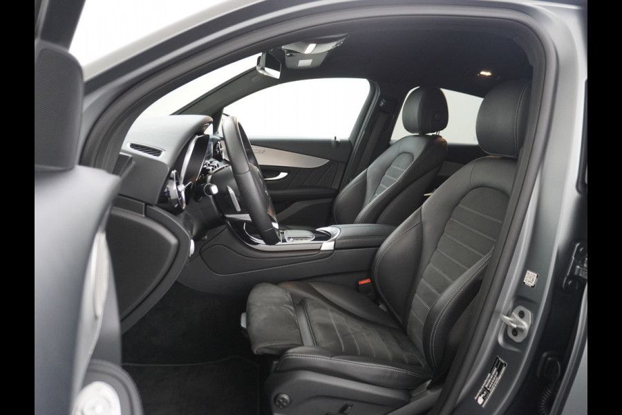 Mercedes-Benz GLC 300e Coupé AMG 4Matic // SoH 98,6% // Burmester / Magno Grijs // Nw. Banden // Dig. Dashbord // Carplay // Treeplanken // Night