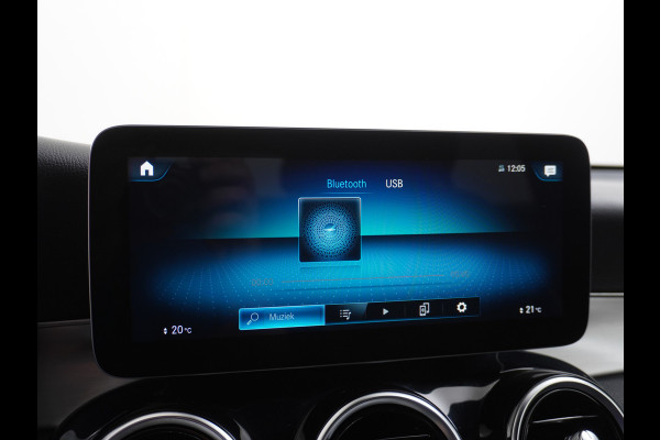Mercedes-Benz GLC 300e Coupé AMG 4Matic // SoH 98,6% // Burmester / Magno Grijs // Nw. Banden // Dig. Dashbord // Carplay // Treeplanken // Night