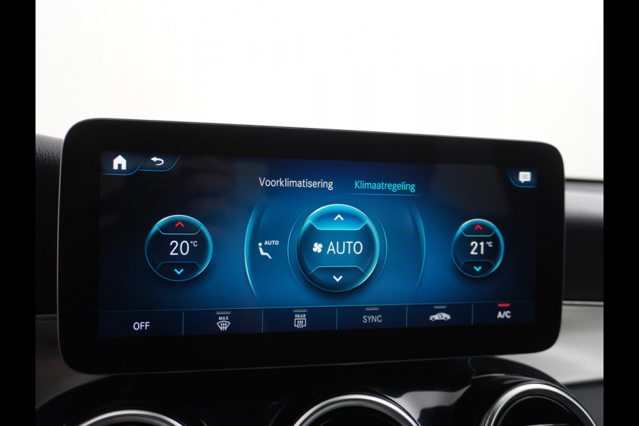 Mercedes-Benz GLC 300e Coupé AMG 4Matic // SoH 98,6% // Burmester / Magno Grijs // Nw. Banden // Dig. Dashbord // Carplay // Treeplanken // Night