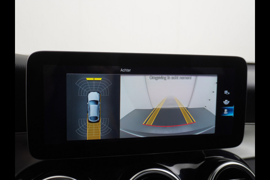 Mercedes-Benz GLC 300e Coupé AMG 4Matic // SoH 98,6% // Burmester / Magno Grijs // Nw. Banden // Dig. Dashbord // Carplay // Treeplanken // Night