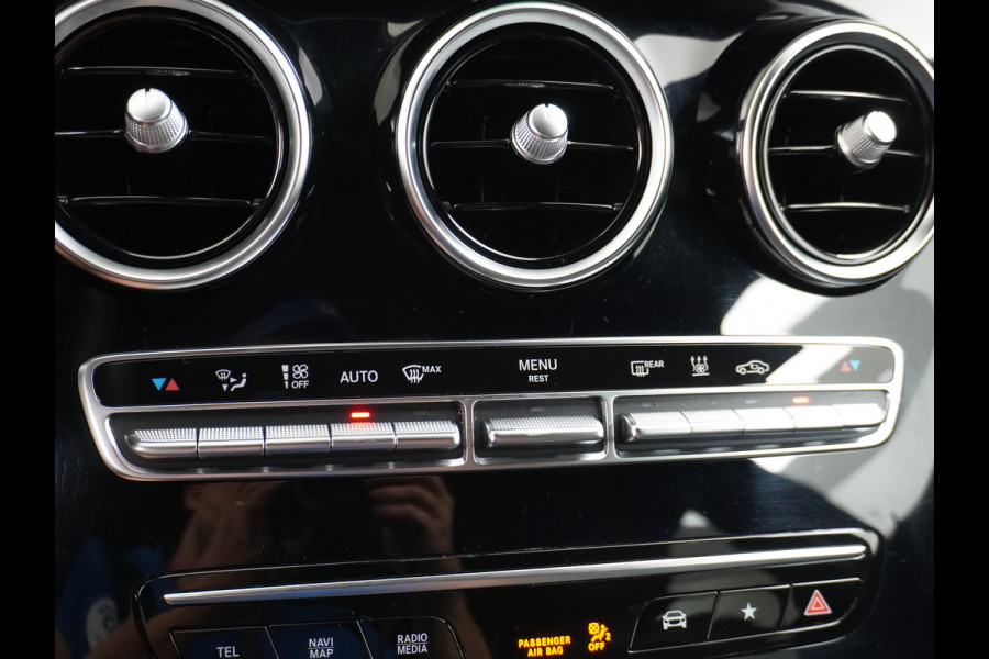 Mercedes-Benz GLC 300e Coupé AMG 4Matic // SoH 98,6% // Burmester / Magno Grijs // Nw. Banden // Dig. Dashbord // Carplay // Treeplanken // Night