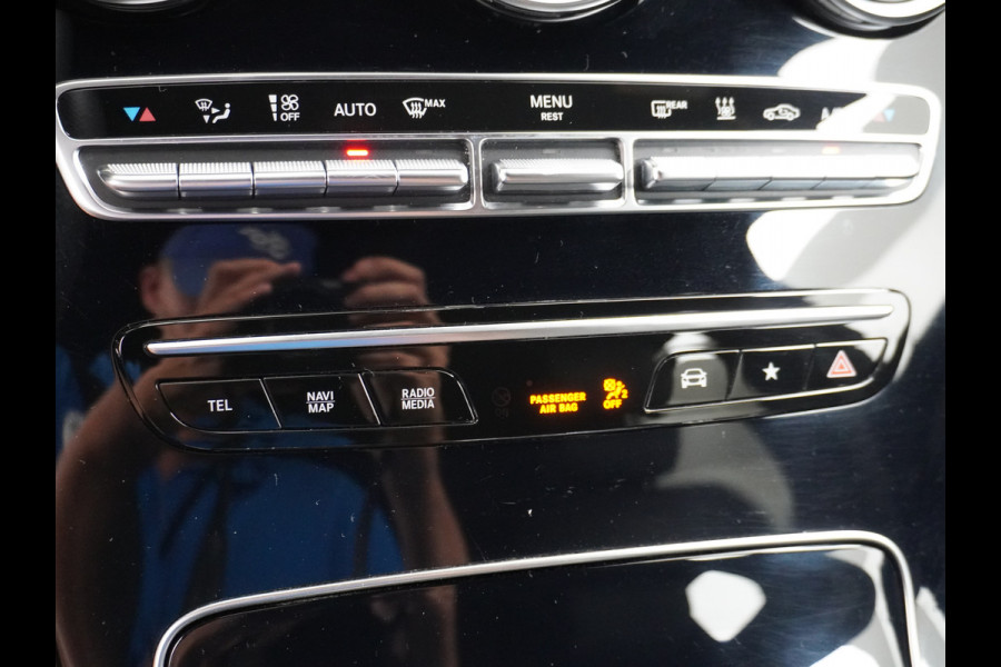 Mercedes-Benz GLC 300e Coupé AMG 4Matic // SoH 98,6% // Burmester / Magno Grijs // Nw. Banden // Dig. Dashbord // Carplay // Treeplanken // Night