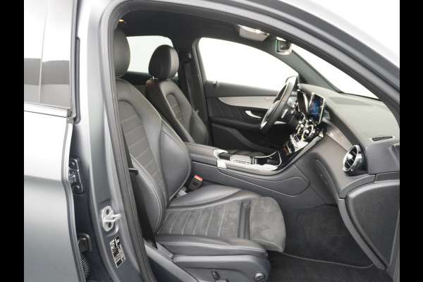 Mercedes-Benz GLC 300e Coupé AMG 4Matic // SoH 98,6% // Burmester / Magno Grijs // Nw. Banden // Dig. Dashbord // Carplay // Treeplanken // Night