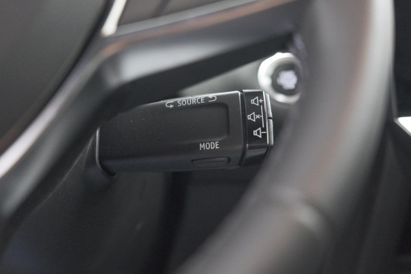 Renault Captur TCe 90 Techno | Nieuw Model | Camera | Navigatie | Apple Carplay | Pack Full Screen | 18 Inch Lichtmetalen Velgen