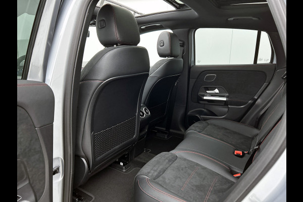 Mercedes-Benz EQA 250+ Business Solution AMG 71 kWh | Nightpakket | Trekhaak | DISTRONIC | Smartphone integratie | Panoramaschuifdak | Stuurwielpaddles gegalvaniseerd | 360° camera | Burmester Surround Sound |