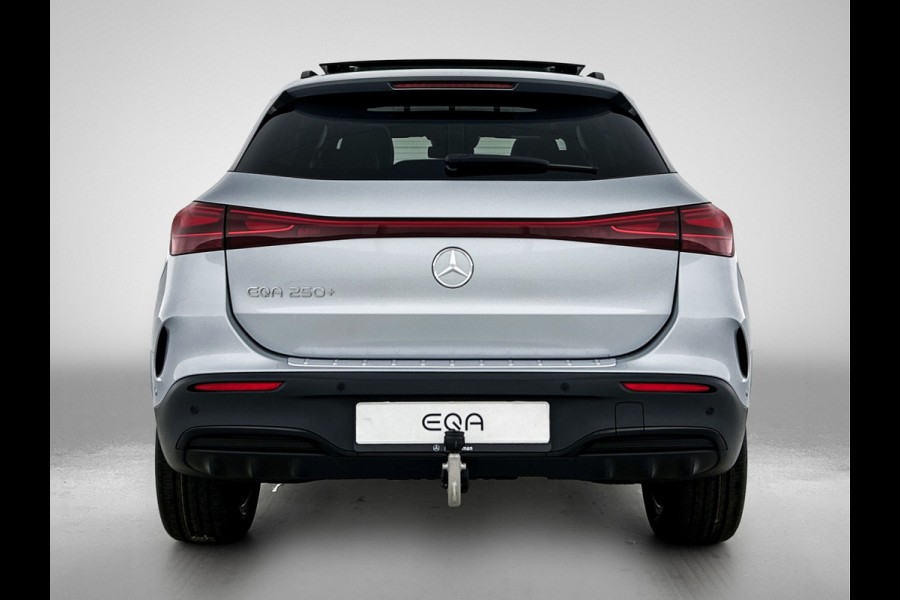 Mercedes-Benz EQA 250+ Business Solution AMG 71 kWh | Nightpakket | Trekhaak | DISTRONIC | Smartphone integratie | Panoramaschuifdak | Stuurwielpaddles gegalvaniseerd | 360° camera | Burmester Surround Sound |