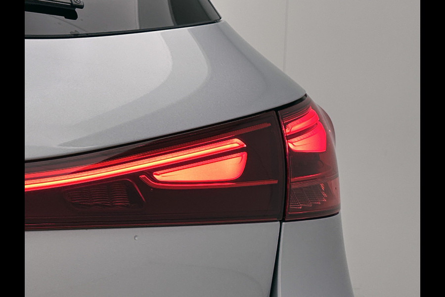 Mercedes-Benz EQA 250+ Business Solution AMG 71 kWh | Nightpakket | Trekhaak | DISTRONIC | Smartphone integratie | Panoramaschuifdak | Stuurwielpaddles gegalvaniseerd | 360° camera | Burmester Surround Sound |