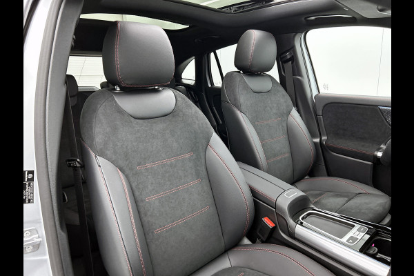 Mercedes-Benz EQA 250+ Business Solution AMG 71 kWh | Nightpakket | Trekhaak | DISTRONIC | Smartphone integratie | Panoramaschuifdak | Stuurwielpaddles gegalvaniseerd | 360° camera | Burmester Surround Sound |
