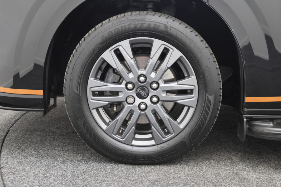Ford Transit Custom 300 2.0 TDCI Automaat L2H1 3-Zits, LED, Keyless, ACC, Trekhaak, Side-Bars, PDC, 17"