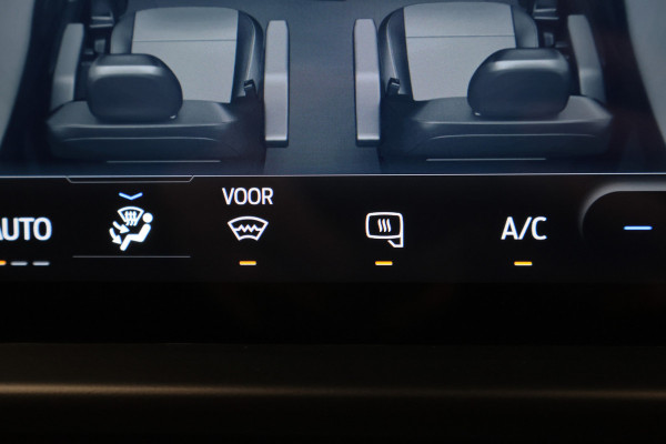 Ford Transit Custom 300 2.0 TDCI Automaat L2H1 3-Zits, LED, Keyless, ACC, Trekhaak, Side-Bars, PDC, 17"