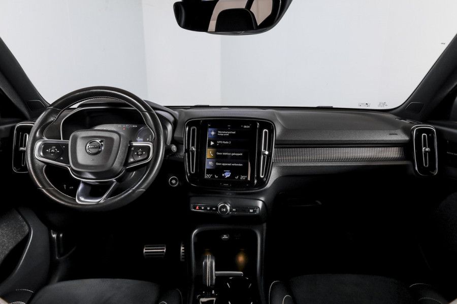 Volvo XC40 1.5 T5 Recharge R-Design | S/K-Panodak | Elek. Trekhaak | Harman/Kardon | Dig. Cockpit | Cruise | Winterpakket | 360 Camera | NAV + App. Connect | ECC | Elek. Klep | LM 19" |