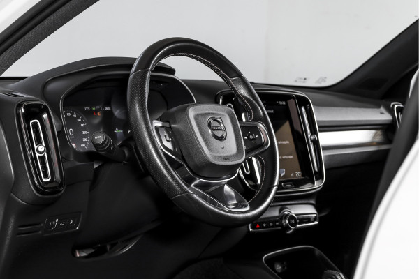 Volvo XC40 1.5 T5 Recharge R-Design | S/K-Panodak | Elek. Trekhaak | Harman/Kardon | Dig. Cockpit | Cruise | Winterpakket | 360 Camera | NAV + App. Connect | ECC | Elek. Klep | LM 19" |