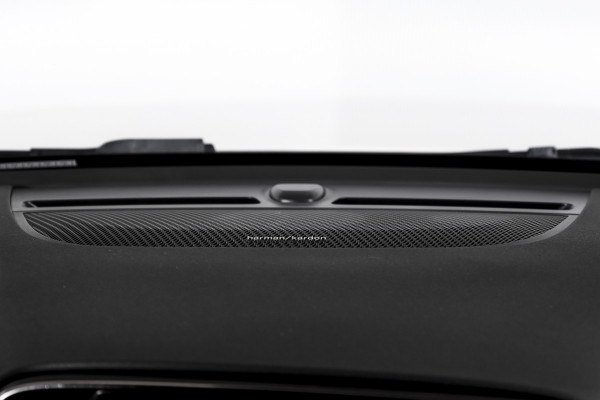 Volvo XC40 1.5 T5 Recharge R-Design | S/K-Panodak | Elek. Trekhaak | Harman/Kardon | Dig. Cockpit | Cruise | Winterpakket | 360 Camera | NAV + App. Connect | ECC | Elek. Klep | LM 19" |