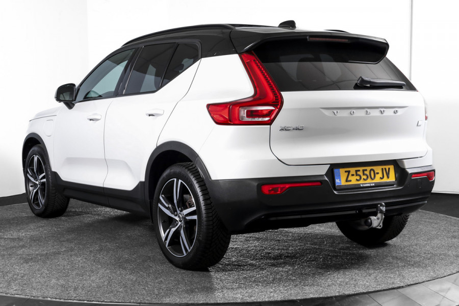 Volvo XC40 1.5 T5 Recharge R-Design | S/K-Panodak | Elek. Trekhaak | Harman/Kardon | Dig. Cockpit | Cruise | Winterpakket | 360 Camera | NAV + App. Connect | ECC | Elek. Klep | LM 19" |