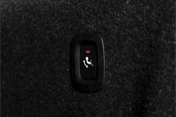 Volvo XC40 1.5 T5 Recharge R-Design | S/K-Panodak | Elek. Trekhaak | Harman/Kardon | Dig. Cockpit | Cruise | Winterpakket | 360 Camera | NAV + App. Connect | ECC | Elek. Klep | LM 19" |
