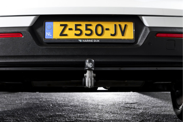 Volvo XC40 1.5 T5 Recharge R-Design | S/K-Panodak | Elek. Trekhaak | Harman/Kardon | Dig. Cockpit | Cruise | Winterpakket | 360 Camera | NAV + App. Connect | ECC | Elek. Klep | LM 19" |