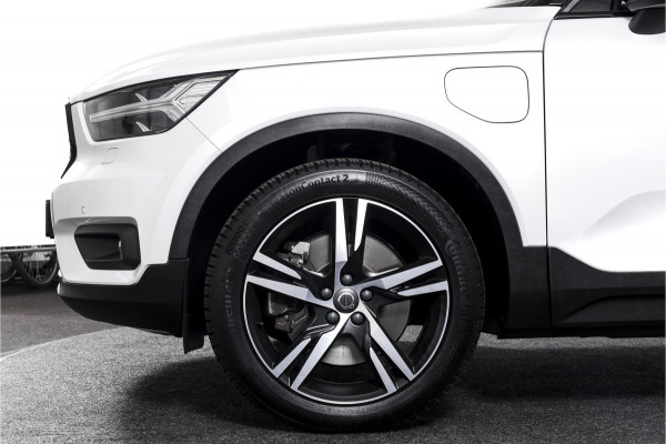 Volvo XC40 1.5 T5 Recharge R-Design | S/K-Panodak | Elek. Trekhaak | Harman/Kardon | Dig. Cockpit | Cruise | Winterpakket | 360 Camera | NAV + App. Connect | ECC | Elek. Klep | LM 19" |