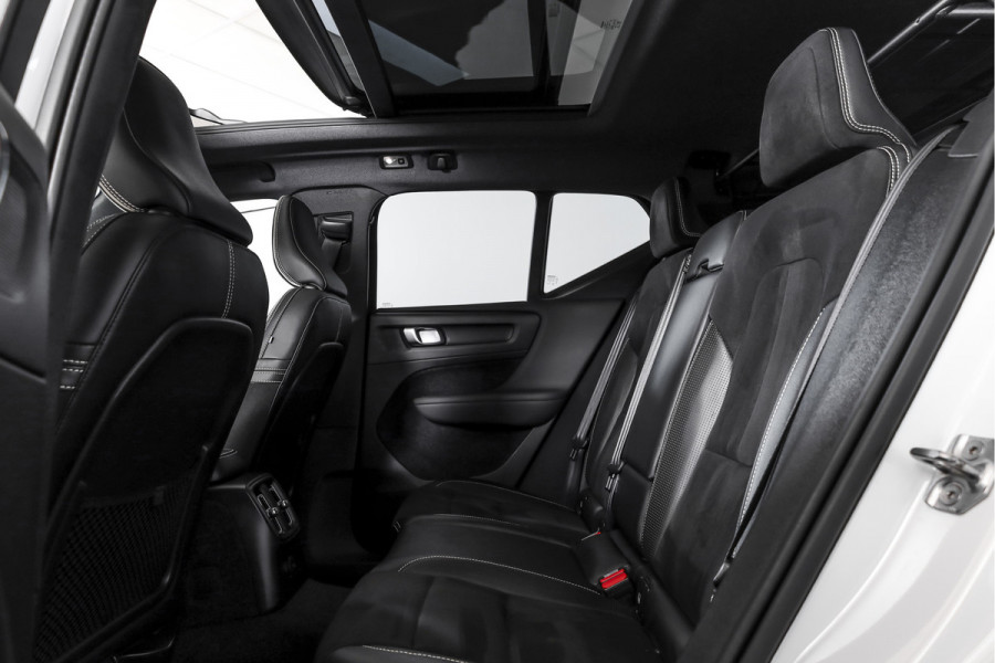 Volvo XC40 1.5 T5 Recharge R-Design | S/K-Panodak | Elek. Trekhaak | Harman/Kardon | Dig. Cockpit | Cruise | Winterpakket | 360 Camera | NAV + App. Connect | ECC | Elek. Klep | LM 19" |