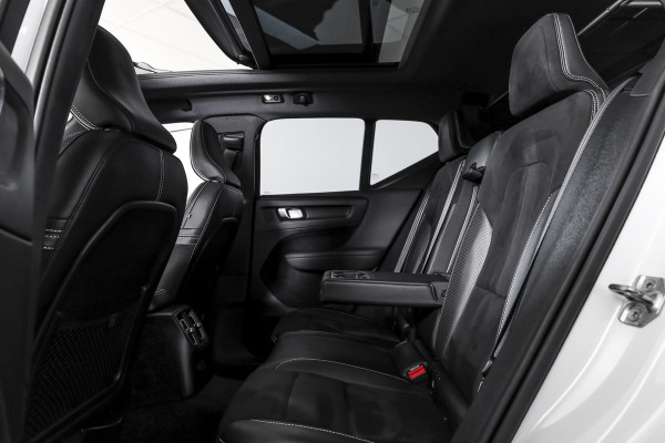 Volvo XC40 1.5 T5 Recharge R-Design | S/K-Panodak | Elek. Trekhaak | Harman/Kardon | Dig. Cockpit | Cruise | Winterpakket | 360 Camera | NAV + App. Connect | ECC | Elek. Klep | LM 19" |