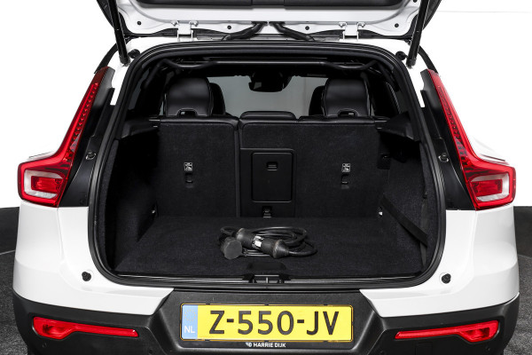 Volvo XC40 1.5 T5 Recharge R-Design | S/K-Panodak | Elek. Trekhaak | Harman/Kardon | Dig. Cockpit | Cruise | Winterpakket | 360 Camera | NAV + App. Connect | ECC | Elek. Klep | LM 19" |