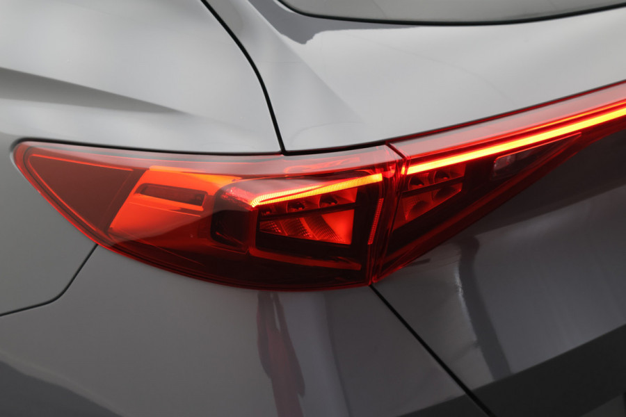 CUPRA Formentor 1.4 e-Hybrid VZ Copper Edition SOH 93,6%, Panoramadak, Camera, Stoel-/Stuurverw., ACC, 19"