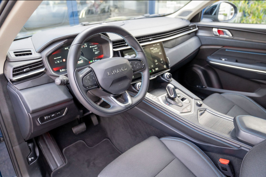 Lynk & Co 01 1.5 |Prijs incl. 12 mnd garantie| PDC Panoramadak LMV Navi Trekhaak Apple carplay/Android auto Camera