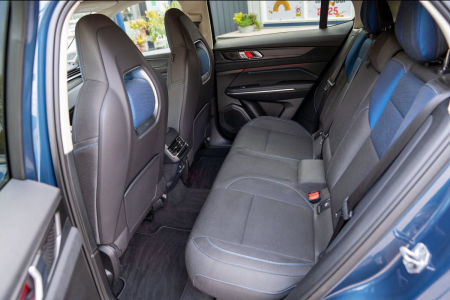 Lynk & Co 01 1.5 |Prijs incl. 12 mnd garantie| PDC Panoramadak LMV Navi Trekhaak Apple carplay/Android auto Camera