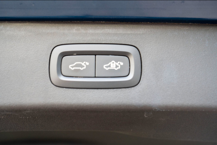 Lynk & Co 01 1.5 |Prijs incl. 12 mnd garantie| PDC Panoramadak LMV Navi Trekhaak Apple carplay/Android auto Camera