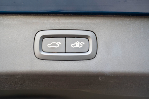 Lynk & Co 01 1.5 |Prijs incl. 12 mnd garantie| PDC Panoramadak LMV Navi Trekhaak Apple carplay/Android auto Camera