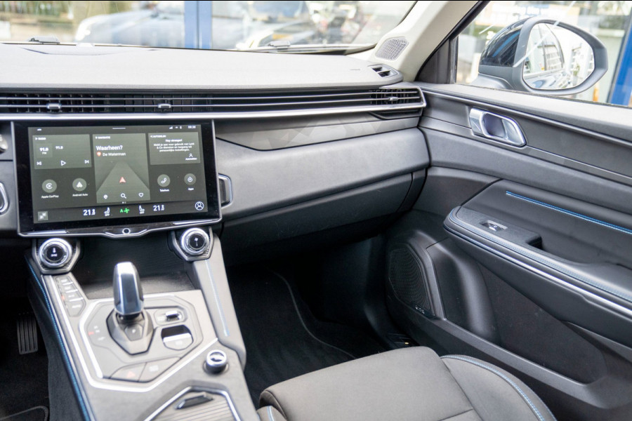Lynk & Co 01 1.5 |Prijs incl. 12 mnd garantie| PDC Panoramadak LMV Navi Trekhaak Apple carplay/Android auto Camera