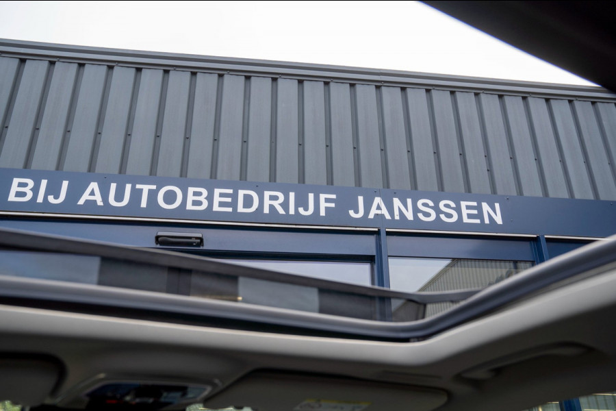 Lynk & Co 01 1.5 |Prijs incl. 12 mnd garantie| PDC Panoramadak LMV Navi Trekhaak Apple carplay/Android auto Camera