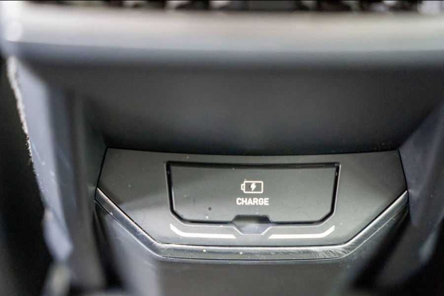 Lynk & Co 01 1.5 |Prijs incl. 12 mnd garantie| PDC Panoramadak LMV Navi Trekhaak Apple carplay/Android auto Camera