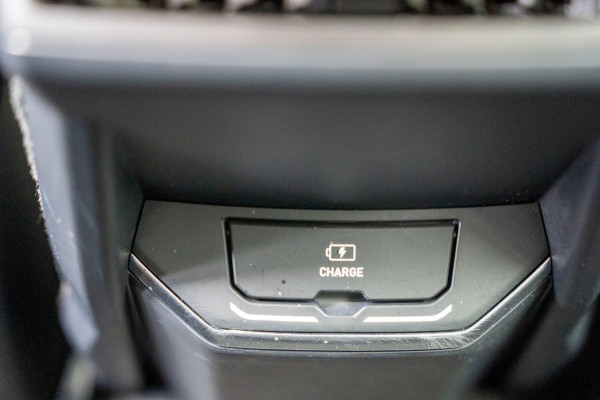 Lynk & Co 01 1.5 |Prijs incl. 12 mnd garantie| PDC Panoramadak LMV Navi Trekhaak Apple carplay/Android auto Camera