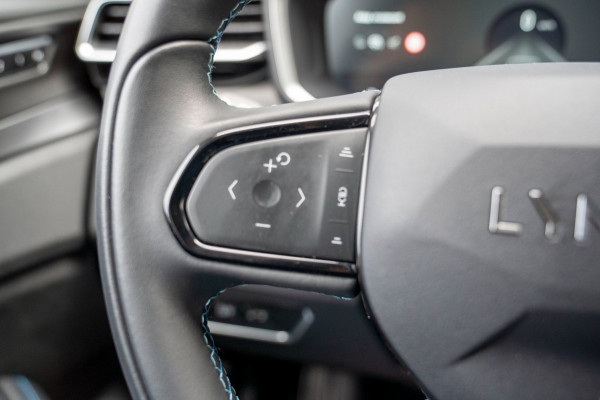 Lynk & Co 01 1.5 |Prijs incl. 12 mnd garantie| PDC Panoramadak LMV Navi Trekhaak Apple carplay/Android auto Camera