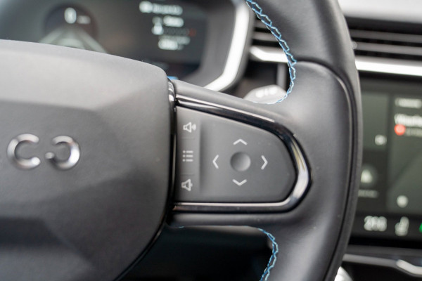 Lynk & Co 01 1.5 |Prijs incl. 12 mnd garantie| PDC Panoramadak LMV Navi Trekhaak Apple carplay/Android auto Camera
