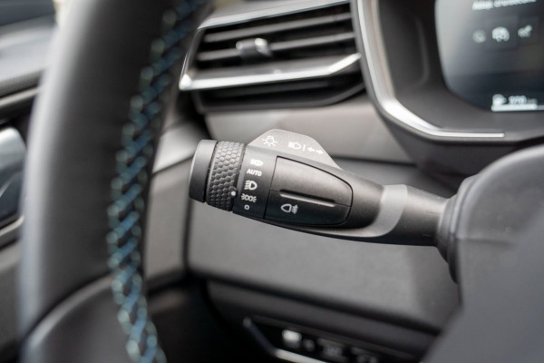 Lynk & Co 01 1.5 |Prijs incl. 12 mnd garantie| PDC Panoramadak LMV Navi Trekhaak Apple carplay/Android auto Camera